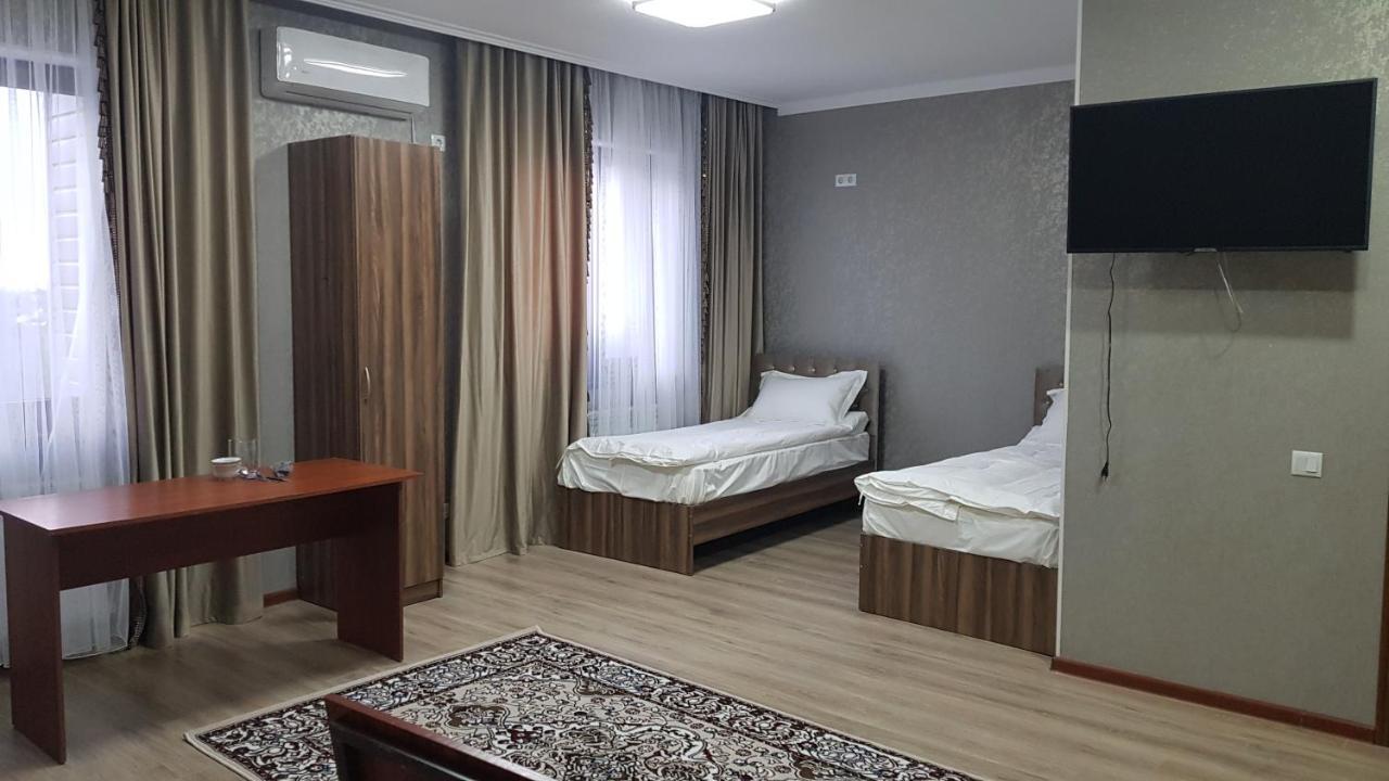 Nomad Hotel Bisjkek Buitenkant foto
