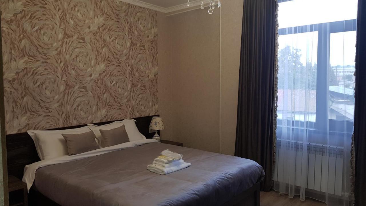 Nomad Hotel Bisjkek Buitenkant foto
