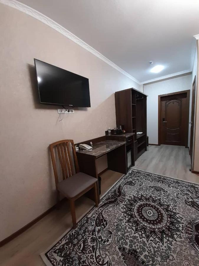 Nomad Hotel Bisjkek Buitenkant foto
