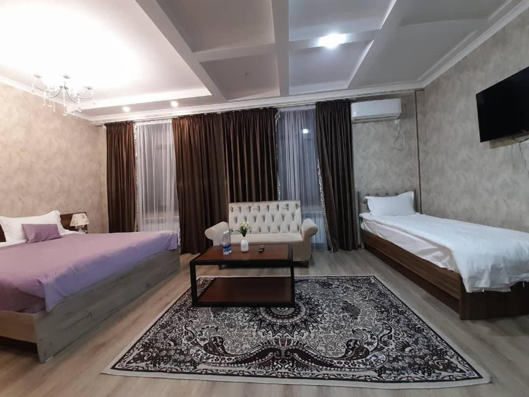 Nomad Hotel Bisjkek Buitenkant foto